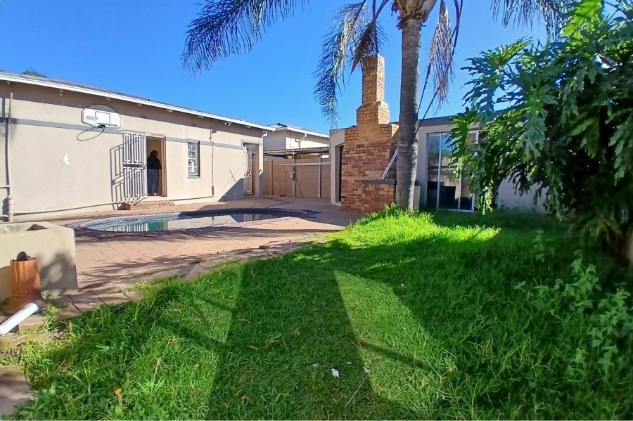 4 Bedroom Property for Sale in Northcliff Gauteng
