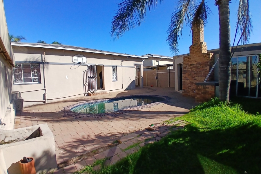 4 Bedroom Property for Sale in Northcliff Gauteng