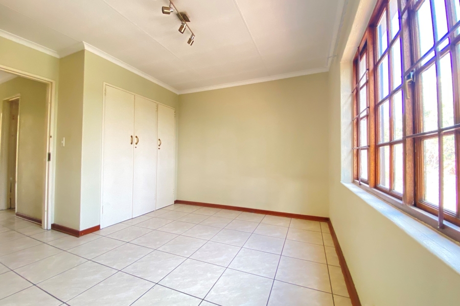 2 Bedroom Property for Sale in Morningside Hills Gauteng