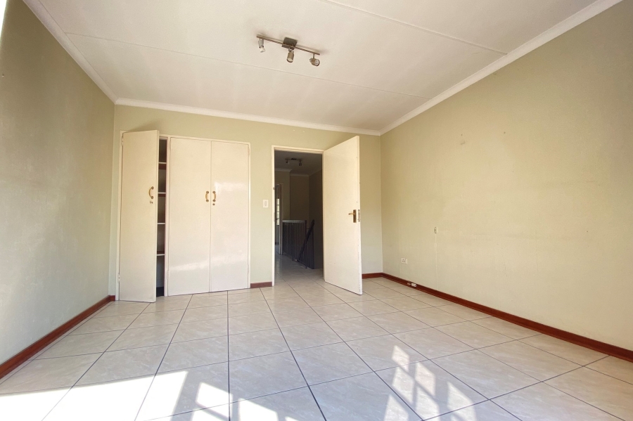2 Bedroom Property for Sale in Morningside Hills Gauteng