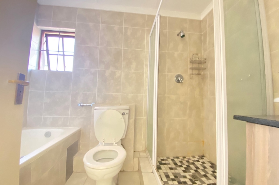 2 Bedroom Property for Sale in Morningside Hills Gauteng