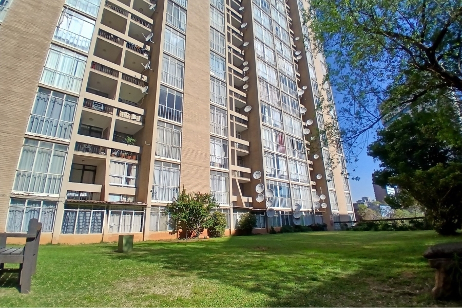 2 Bedroom Property for Sale in Braamfontein Gauteng