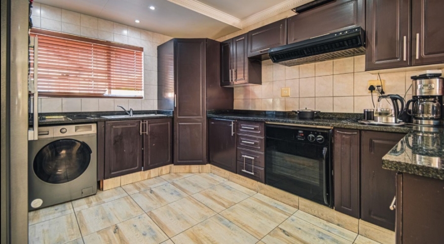 4 Bedroom Property for Sale in Eden Glen Gauteng