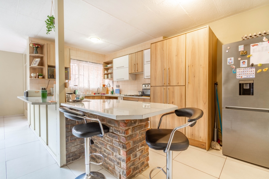 4 Bedroom Property for Sale in La Montagne Gauteng