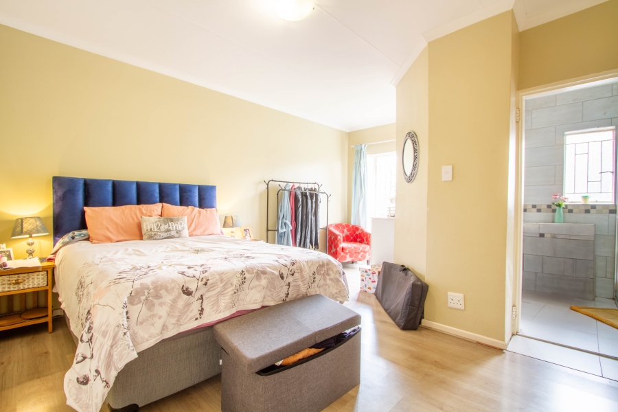 4 Bedroom Property for Sale in La Montagne Gauteng