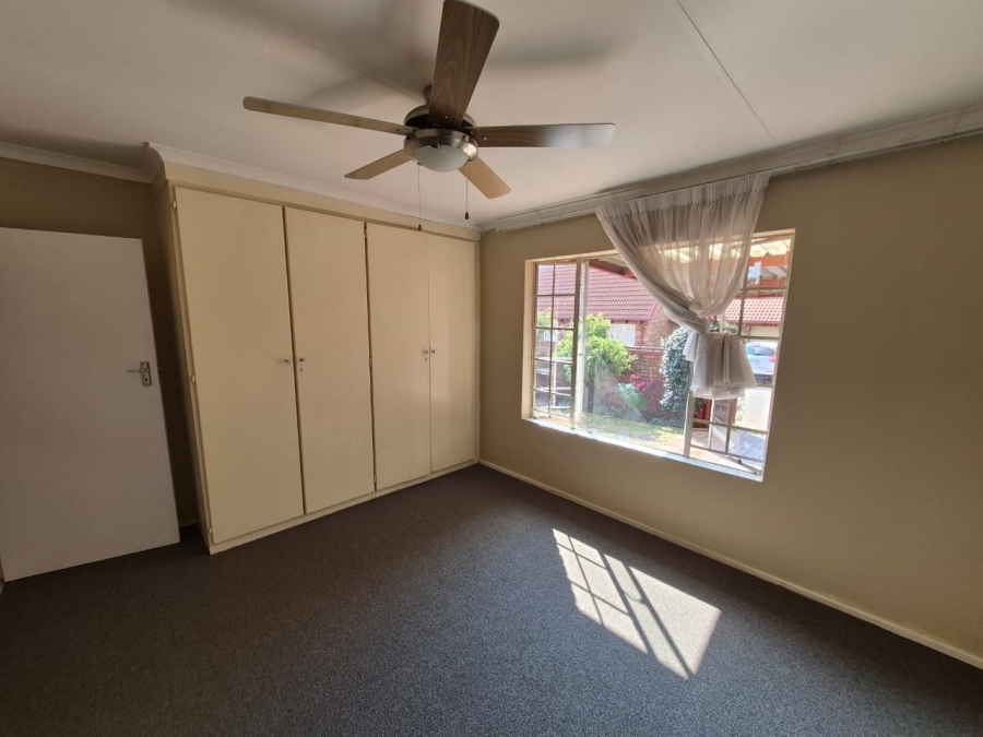 To Let 3 Bedroom Property for Rent in Weavind Park Gauteng