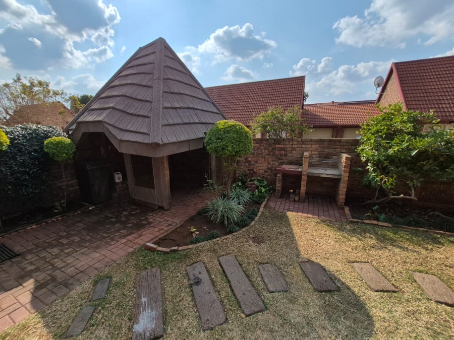 To Let 3 Bedroom Property for Rent in Weavind Park Gauteng