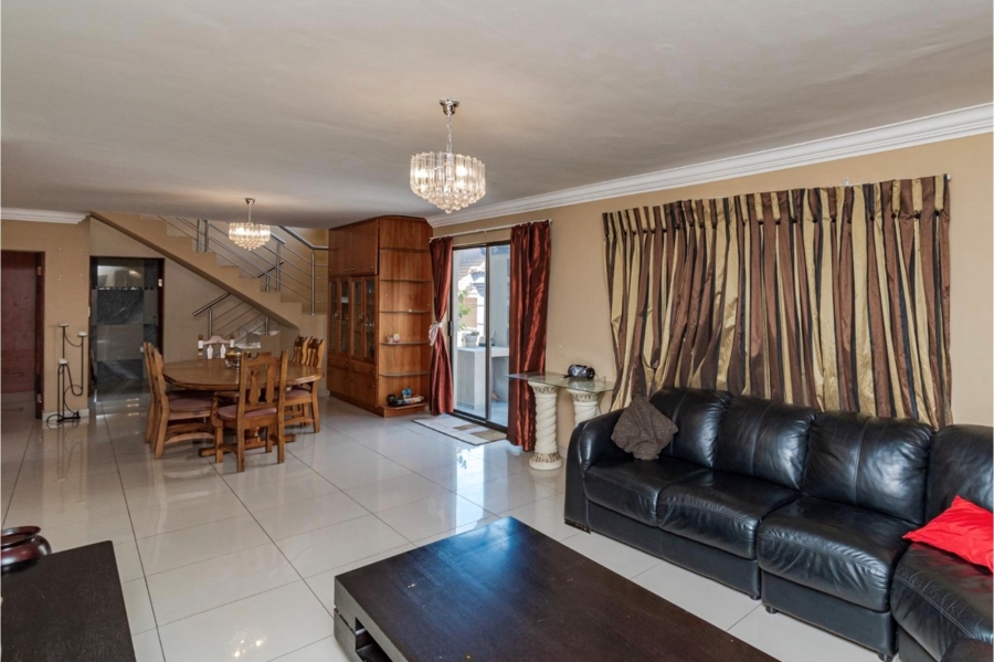 To Let 5 Bedroom Property for Rent in Sagewood Gauteng