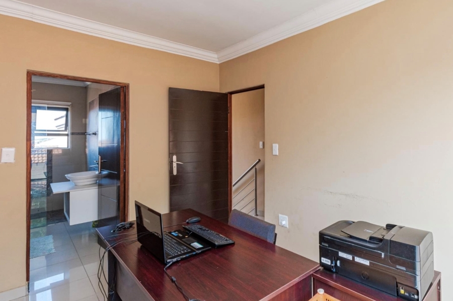 To Let 5 Bedroom Property for Rent in Sagewood Gauteng