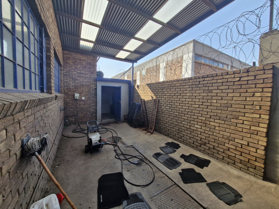 To Let commercial Property for Rent in Lyttelton Manor Gauteng