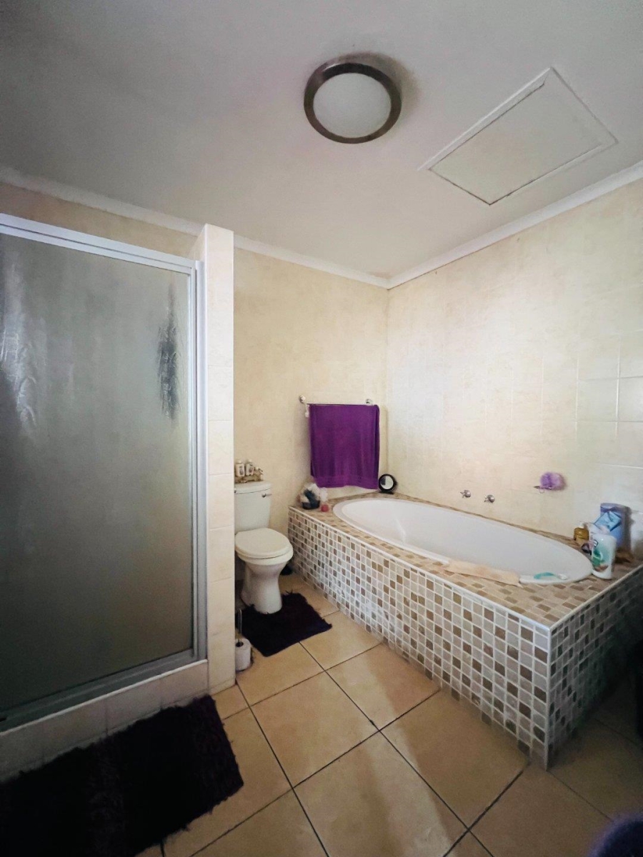 3 Bedroom Property for Sale in Wilgeheuwel Gauteng