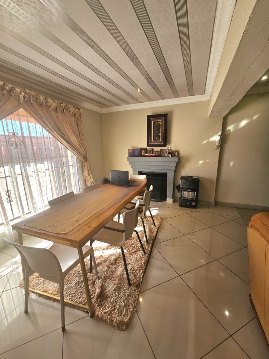 3 Bedroom Property for Sale in Groeneweide Gauteng