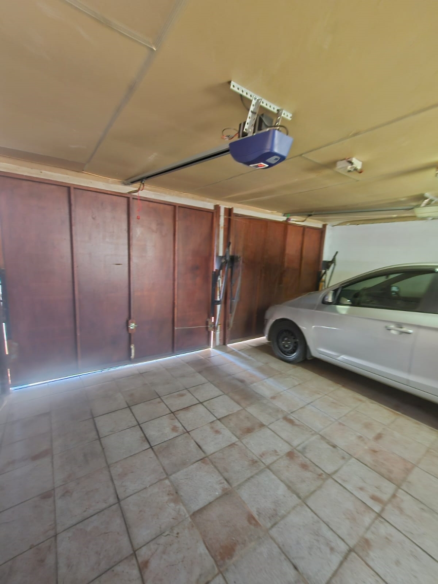 3 Bedroom Property for Sale in Groeneweide Gauteng