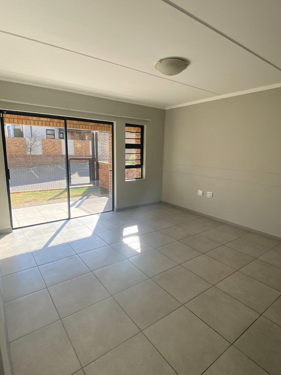 2 Bedroom Property for Sale in Amberfield Gauteng