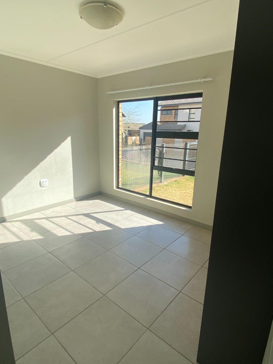 2 Bedroom Property for Sale in Amberfield Gauteng