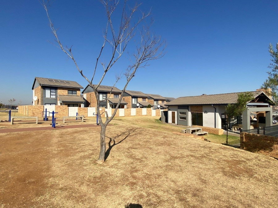 2 Bedroom Property for Sale in Amberfield Gauteng