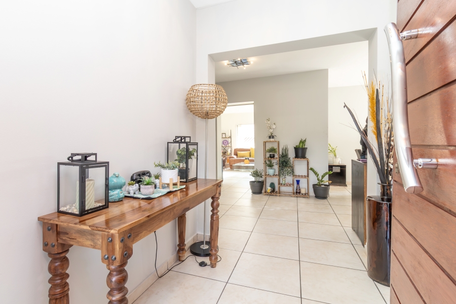 4 Bedroom Property for Sale in Magaliessig Gauteng