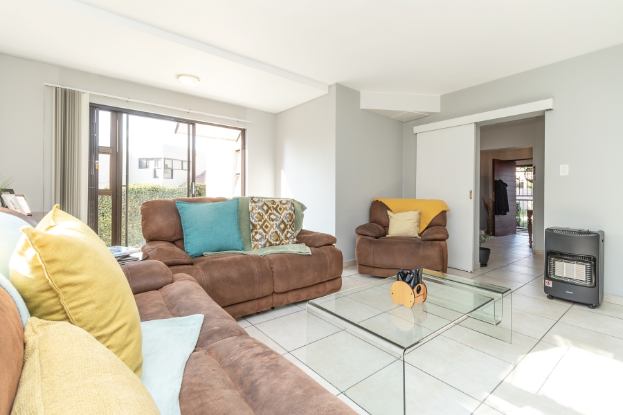 4 Bedroom Property for Sale in Magaliessig Gauteng