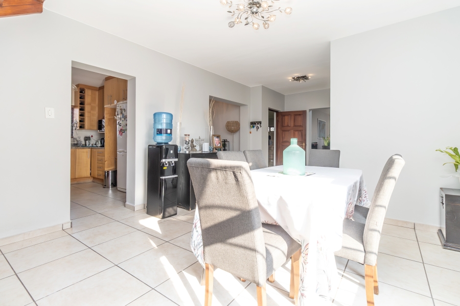 4 Bedroom Property for Sale in Magaliessig Gauteng