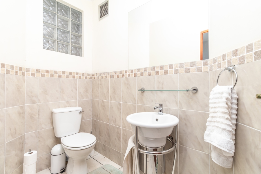 4 Bedroom Property for Sale in Magaliessig Gauteng