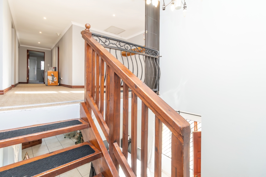 4 Bedroom Property for Sale in Magaliessig Gauteng