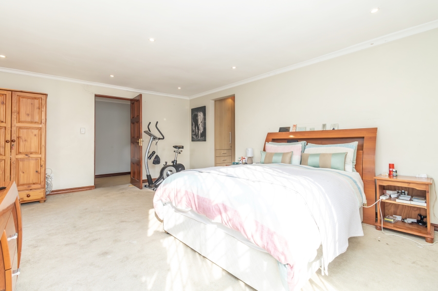 4 Bedroom Property for Sale in Magaliessig Gauteng