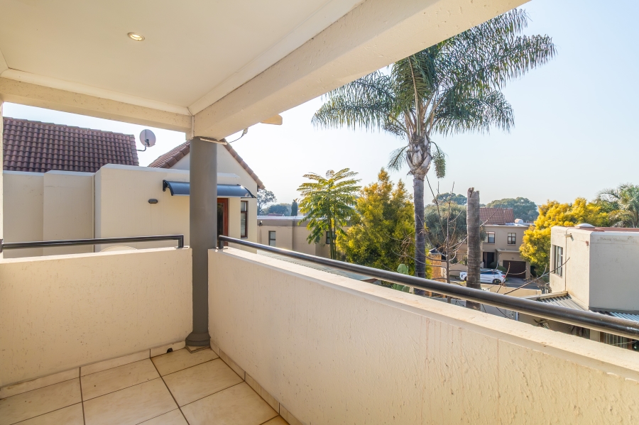 4 Bedroom Property for Sale in Magaliessig Gauteng