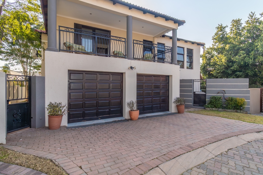 4 Bedroom Property for Sale in Magaliessig Gauteng