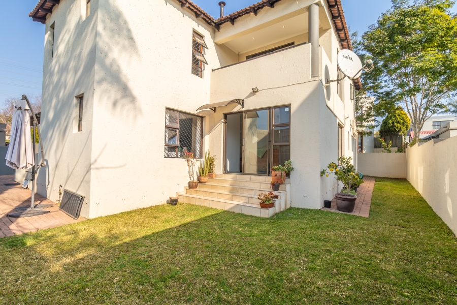 4 Bedroom Property for Sale in Magaliessig Gauteng