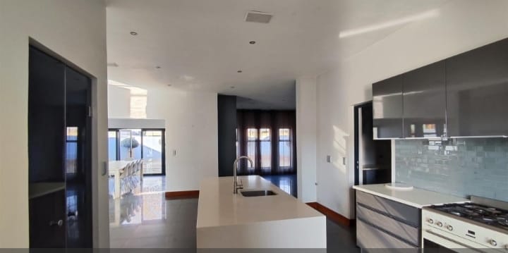 5 Bedroom Property for Sale in Glen Erasmia Gauteng