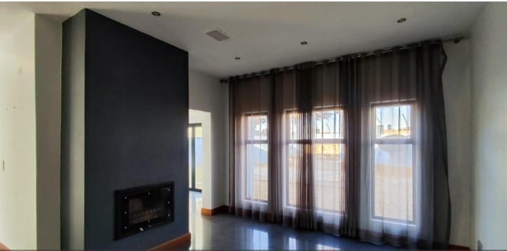 5 Bedroom Property for Sale in Glen Erasmia Gauteng