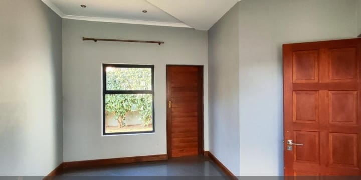 5 Bedroom Property for Sale in Glen Erasmia Gauteng