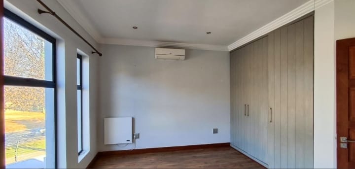 5 Bedroom Property for Sale in Glen Erasmia Gauteng
