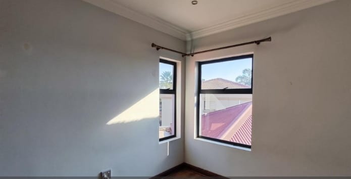 5 Bedroom Property for Sale in Glen Erasmia Gauteng