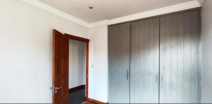 5 Bedroom Property for Sale in Glen Erasmia Gauteng