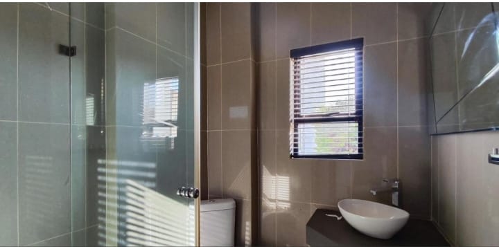 5 Bedroom Property for Sale in Glen Erasmia Gauteng