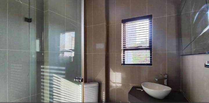 5 Bedroom Property for Sale in Glen Erasmia Gauteng