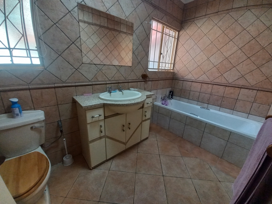4 Bedroom Property for Sale in Croydon Gauteng