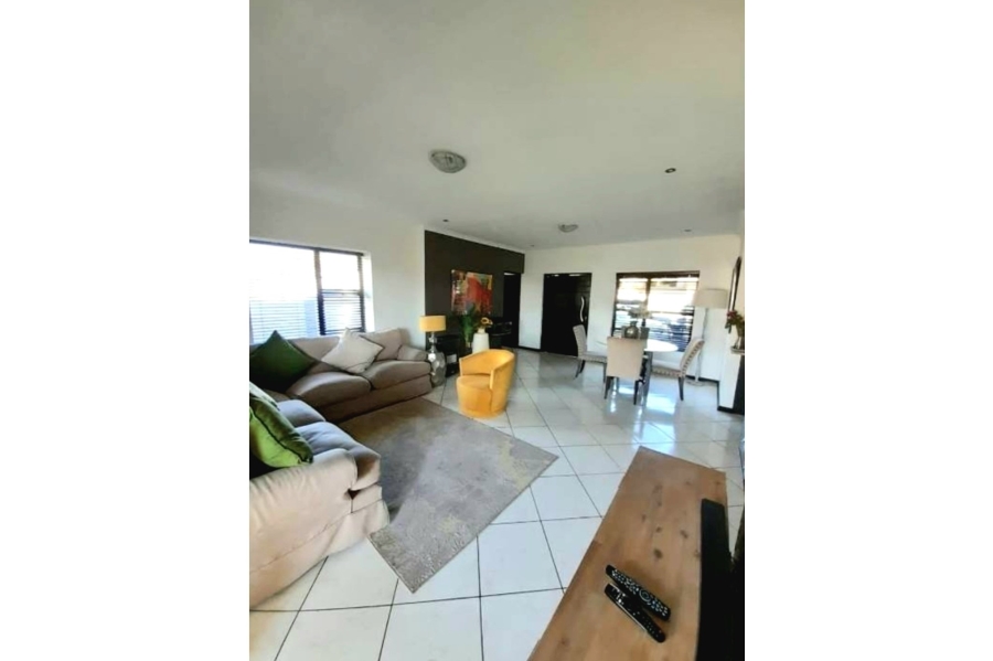 3 Bedroom Property for Sale in Thatchfield Hills Gauteng