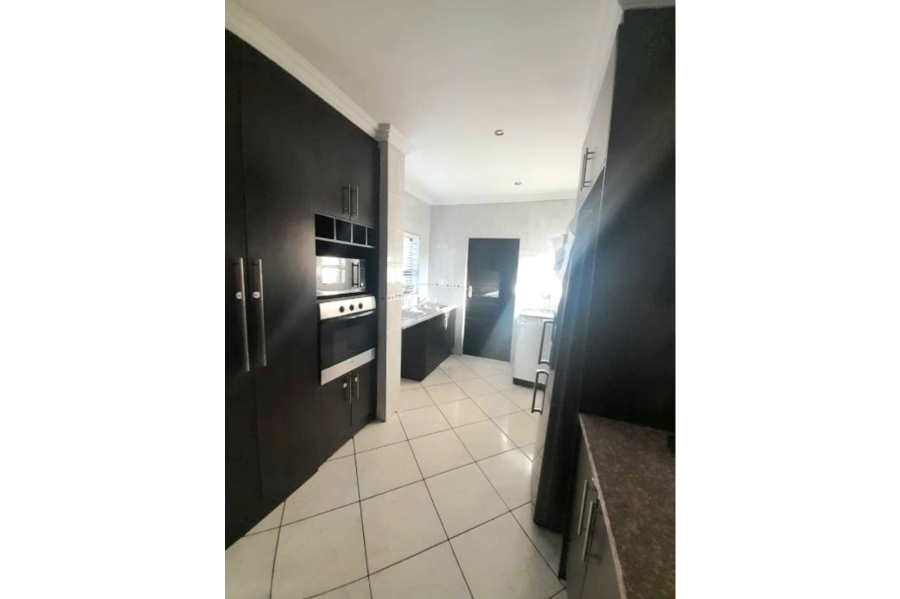 3 Bedroom Property for Sale in Thatchfield Hills Gauteng
