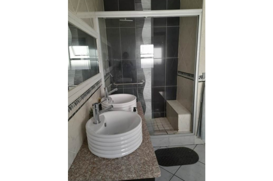 3 Bedroom Property for Sale in Thatchfield Hills Gauteng