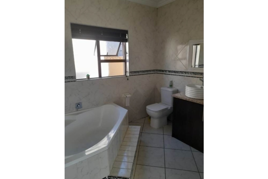 3 Bedroom Property for Sale in Thatchfield Hills Gauteng