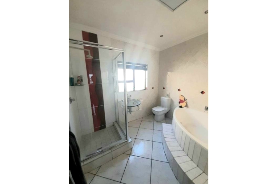 3 Bedroom Property for Sale in Thatchfield Hills Gauteng