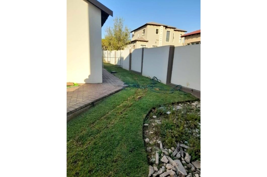 3 Bedroom Property for Sale in Thatchfield Hills Gauteng