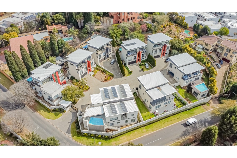 4 Bedroom Property for Sale in Northcliff Gauteng