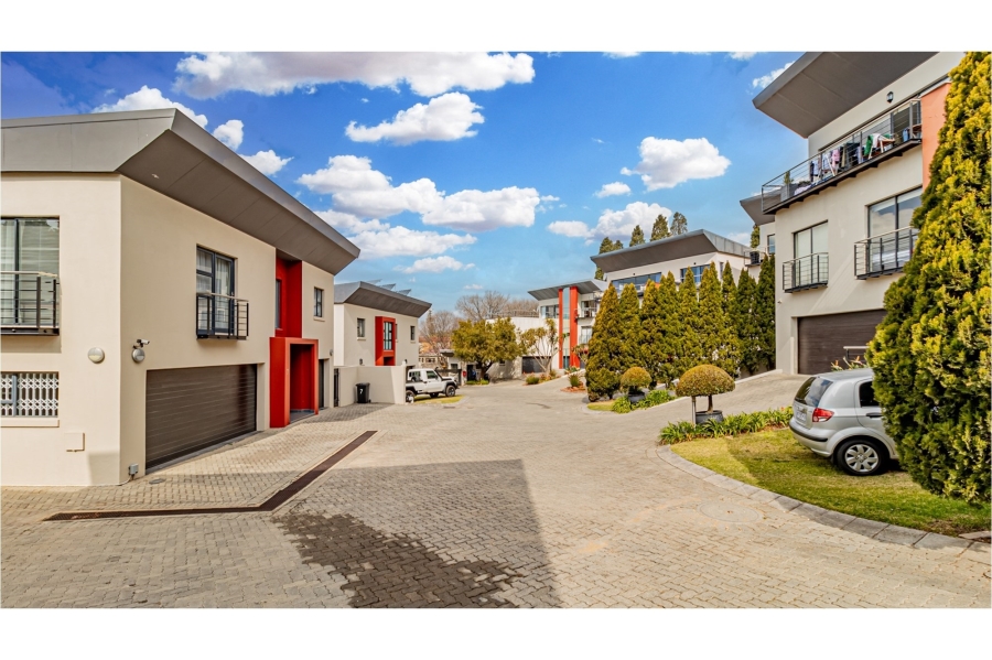 4 Bedroom Property for Sale in Northcliff Gauteng