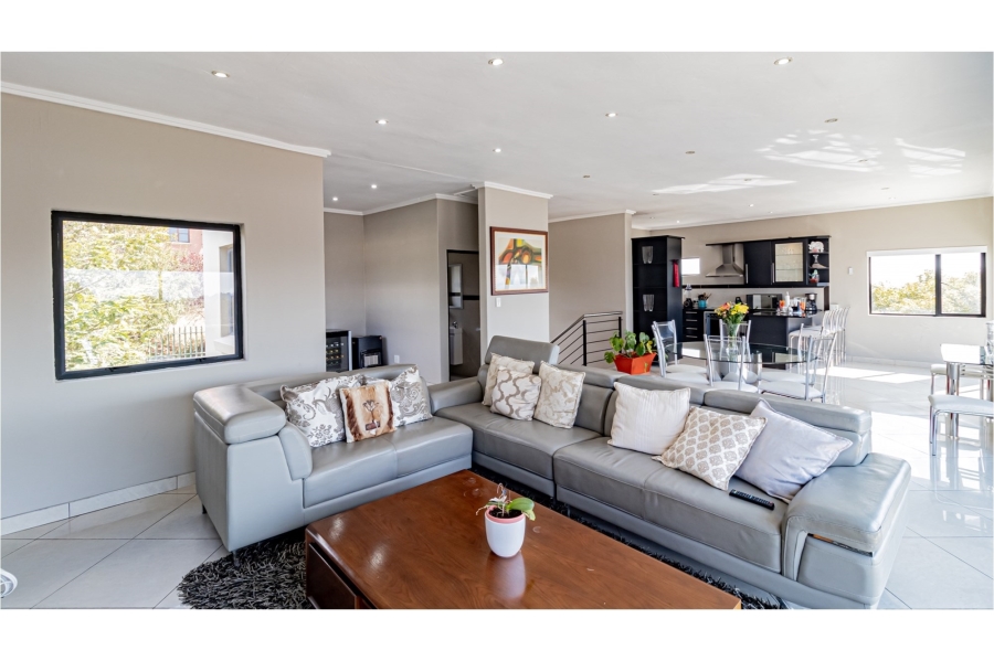 4 Bedroom Property for Sale in Northcliff Gauteng