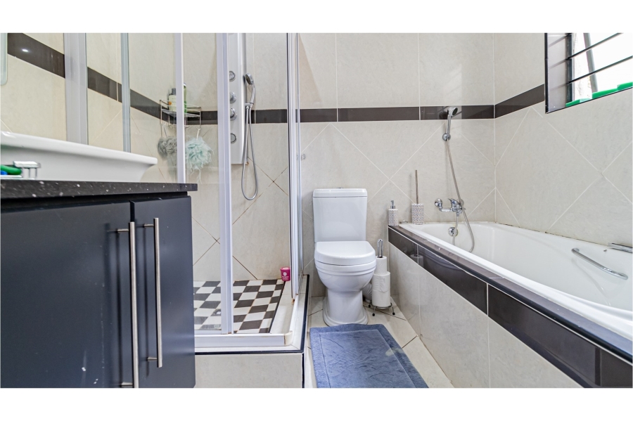 4 Bedroom Property for Sale in Northcliff Gauteng
