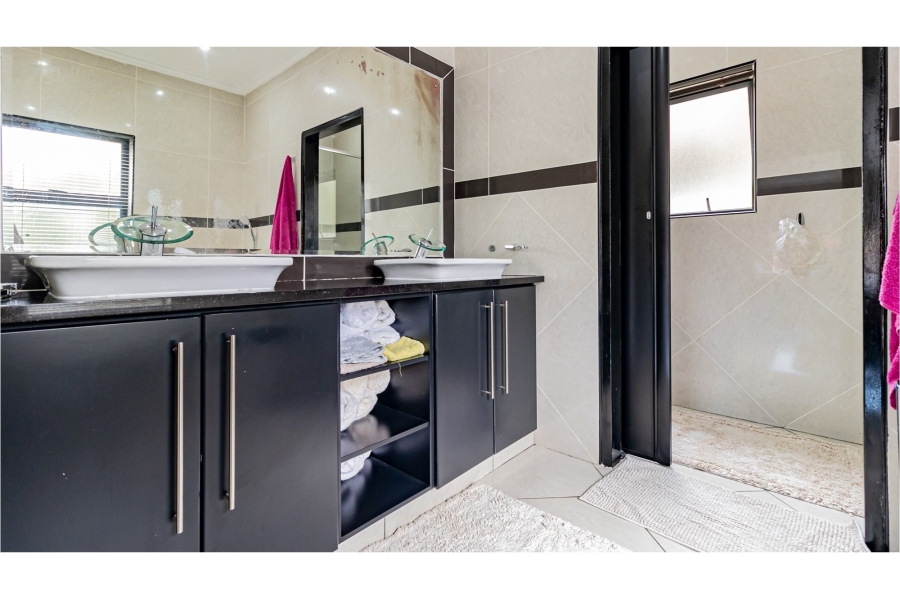 4 Bedroom Property for Sale in Northcliff Gauteng