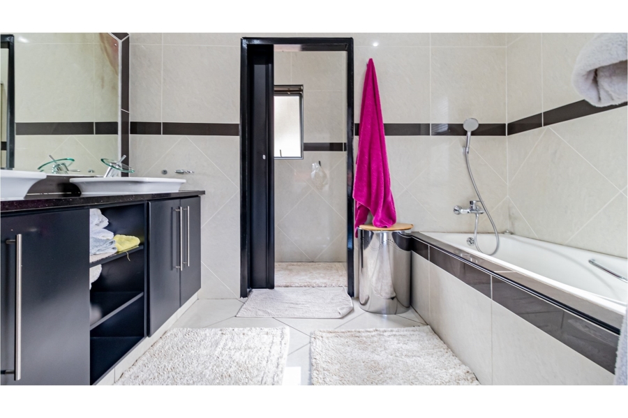 4 Bedroom Property for Sale in Northcliff Gauteng